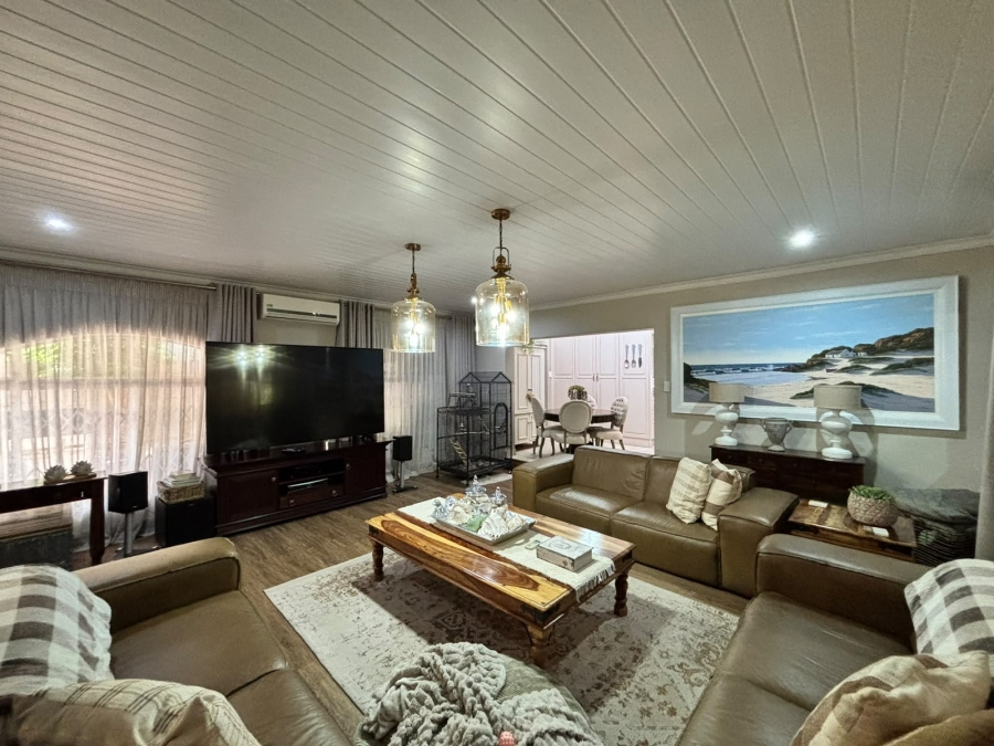 4 Bedroom Property for Sale in Grimbeeck Park North West